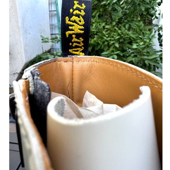 Dr. Martens Alix White Leather 10 Hole Pointed Toe Ankle Boots Size 7 DOC Marten - Picture 10 of 14